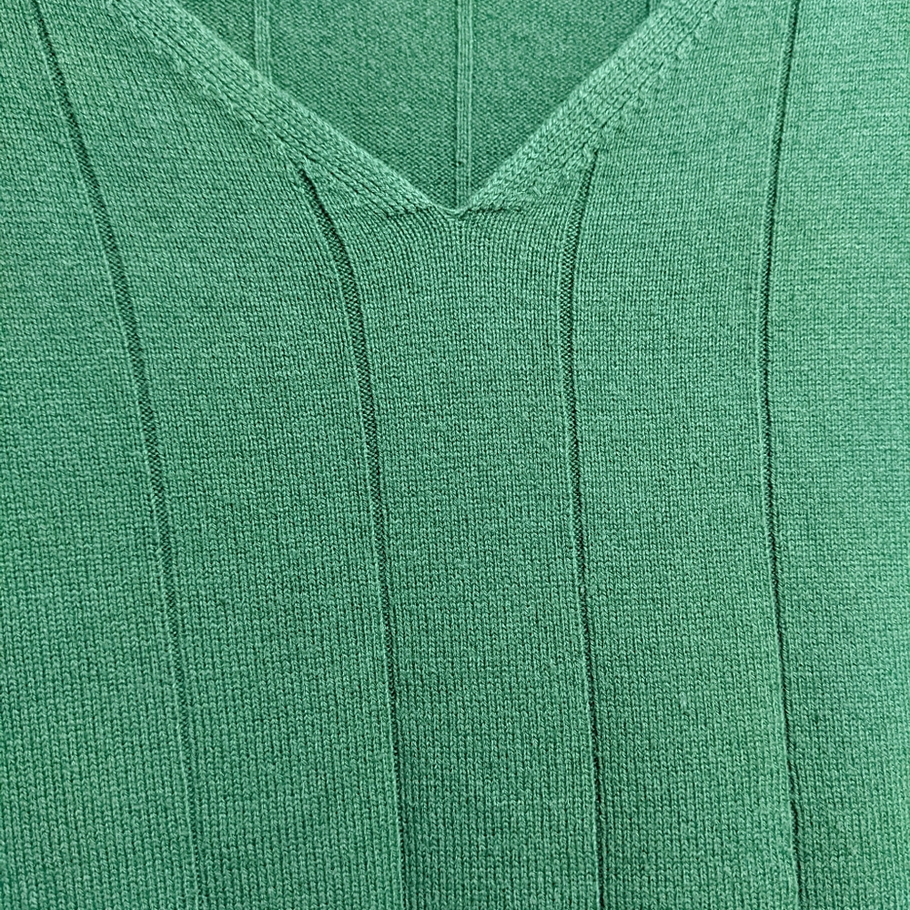 (2/$25) Long sleeve green sweater top v-neck XL - Picture 3 of 12